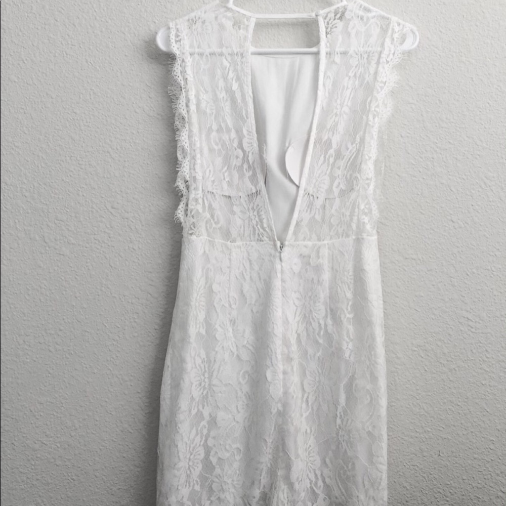 Lace dress - Picture 3 of 4